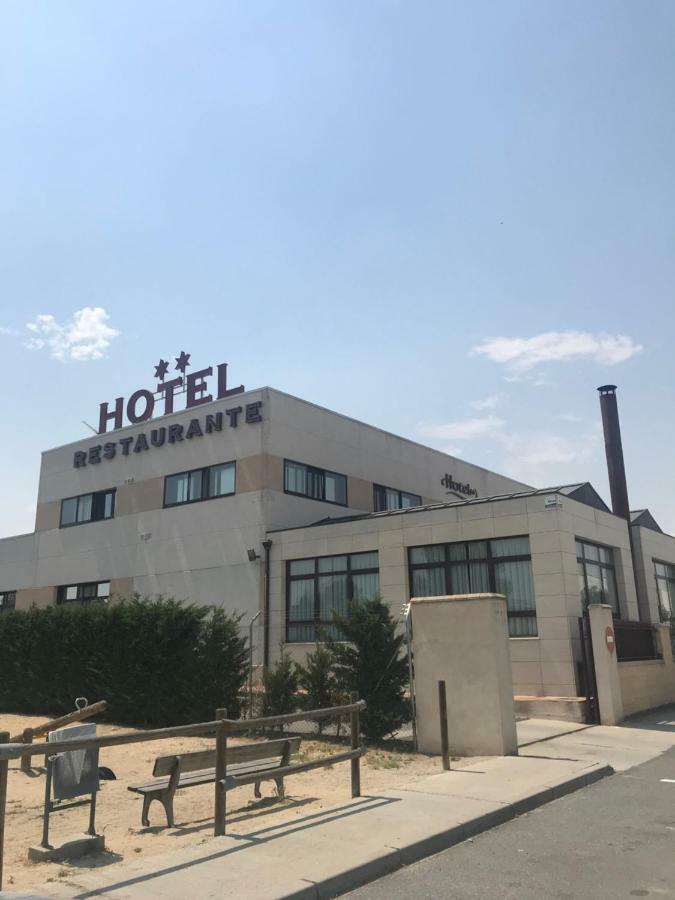 La Trebede Hotel Hontanares de Eresma Exterior photo
